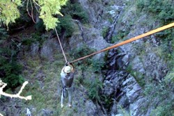 !!!!AR-BRC-Peuma Hue-zipline 2-n.jpg (22023 bytes)