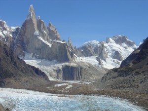 !AR-Chalten-Cerros-Torre-s.jpg (21670 bytes)