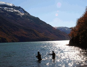 !!!ARG CHT AGUAS ARRIBA lake fishing.jpg (72450 bytes)