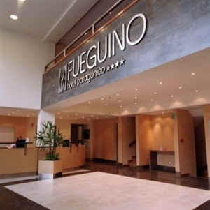 !!!ARG USH Fueguino lobby sign.jpg (22554 bytes)