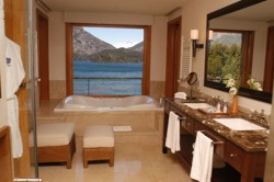 !!!AR BRC Llao Moreno Suite bathroom Apr08.jpg (14595 bytes)