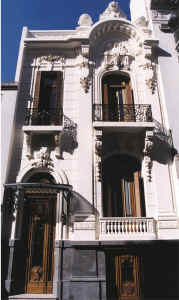 BUE-Dandi-bldg.jpg (382918 bytes)