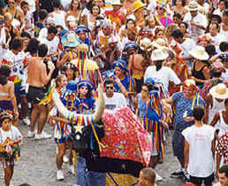 BR-Olinda-Carnival2.jpg (37253 bytes)