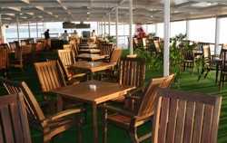 !!!BRA Iberostar deck chairs.jpg (19014 bytes)