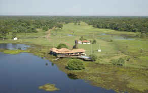 !!!BRA PAN Baiazinha Ldg aerial.jpg (27189 bytes)
