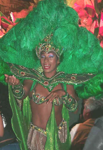 CAR-Rio-dancer2.jpg (177460 bytes)