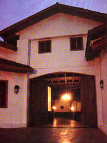 CH-CasaSilva-winery.jpg (21877 bytes)