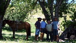 !!!CHI CHILOE Palafito 1326 horseback San Jose 2.jpg (49981 bytes)