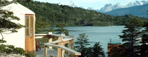 !!!CHI PAT Patagonia Camp yurt lake vista wide.jpg (41896 bytes)