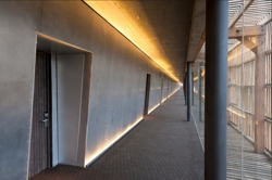 CHI PAT Singular corridor.jpg (35736 bytes)