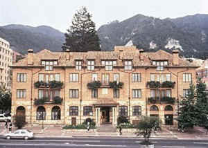 !!!COL BOG Casa Medina bldg.jpg (36881 bytes)