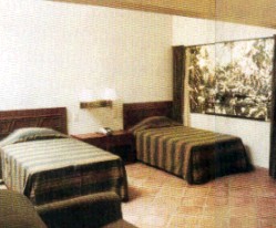 CUZH-MaPi Inn-room-s.jpg (18318 bytes)