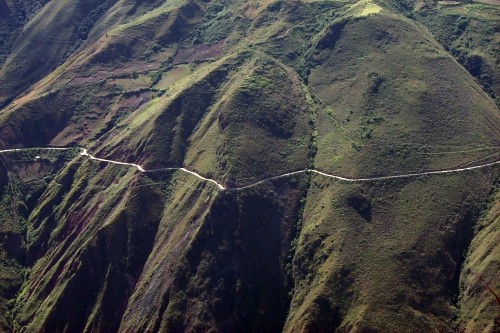 KUE road-s.jpg (70534 bytes)