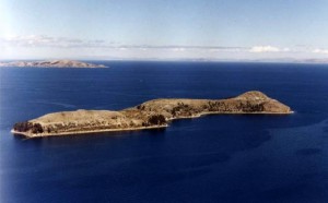 !!!PER Suasi Casa Andina island vu.jpg (11393 bytes)