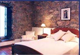 URU-CLN-Plaza Mayor room.jpeg (15666 bytes)