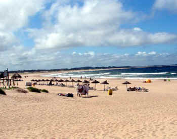 URU_Jose_Ignacio_beach.jpg (11711 bytes)