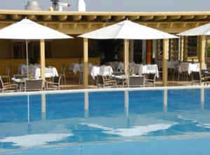COL CTG Chareslton pool Aug08.jpg (28432 bytes)